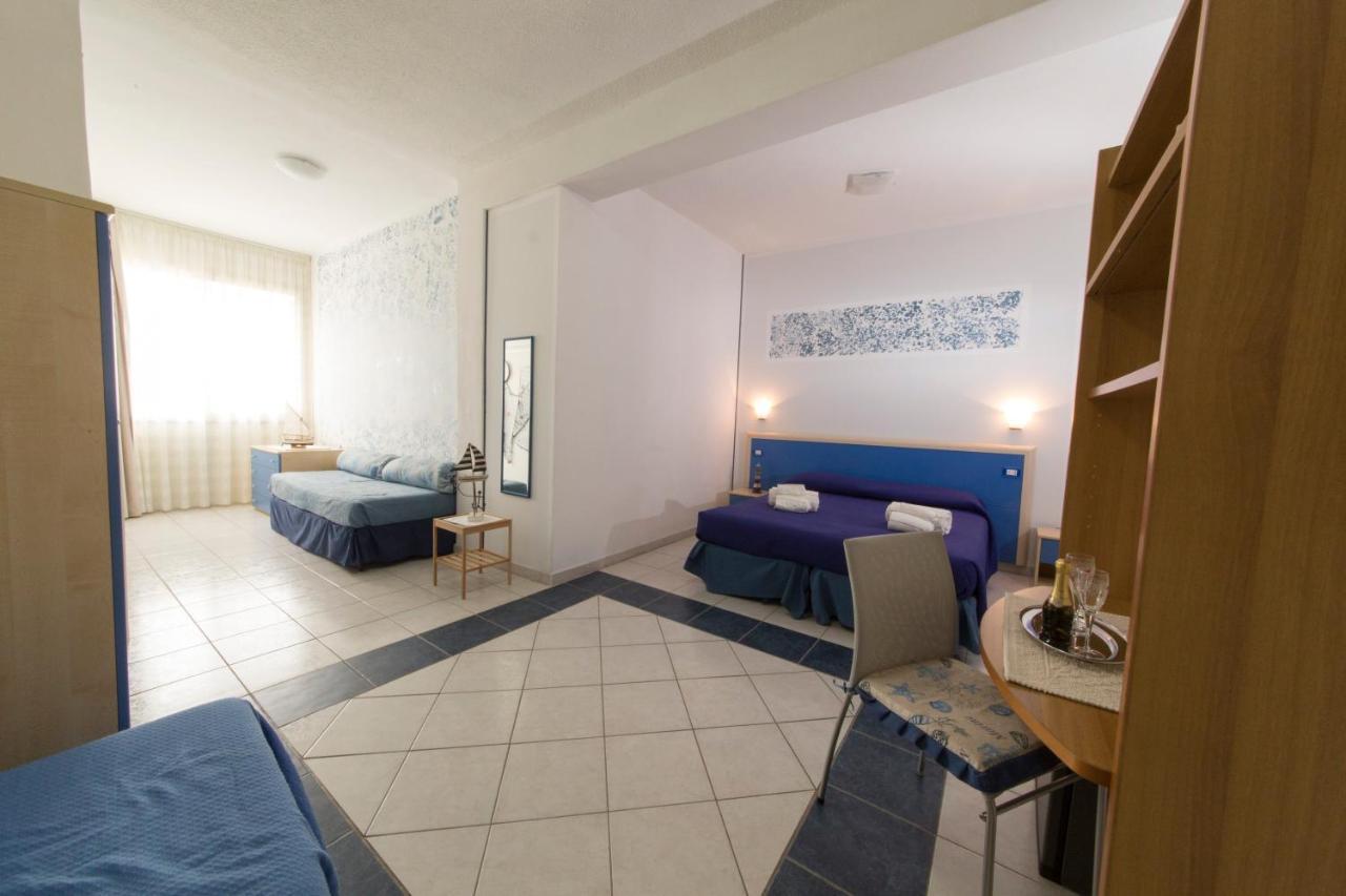 Lewis Rooms Poetto Beach Кальяри Экстерьер фото