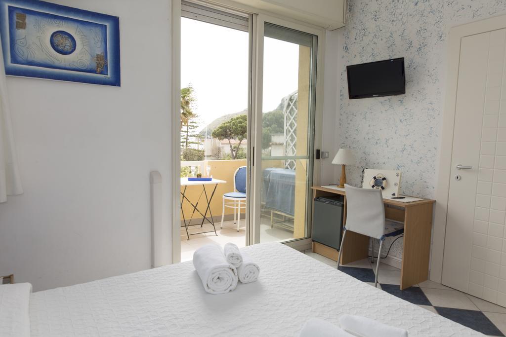 Lewis Rooms Poetto Beach Кальяри Экстерьер фото