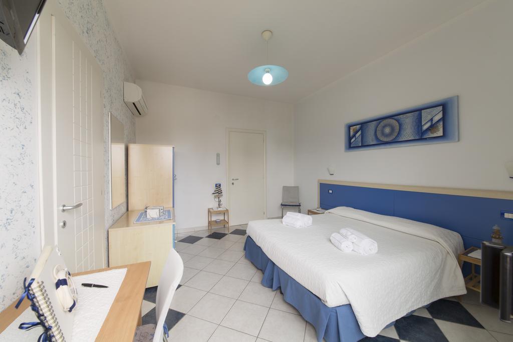 Lewis Rooms Poetto Beach Кальяри Экстерьер фото