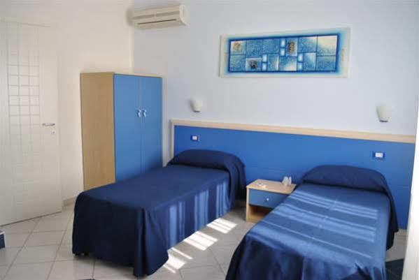 Lewis Rooms Poetto Beach Кальяри Экстерьер фото