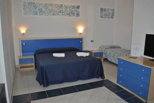 Lewis Rooms Poetto Beach Кальяри Экстерьер фото