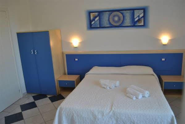 Lewis Rooms Poetto Beach Кальяри Экстерьер фото