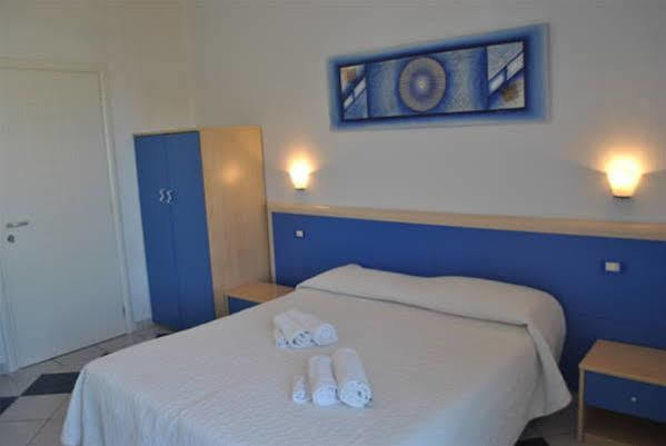 Lewis Rooms Poetto Beach Кальяри Экстерьер фото