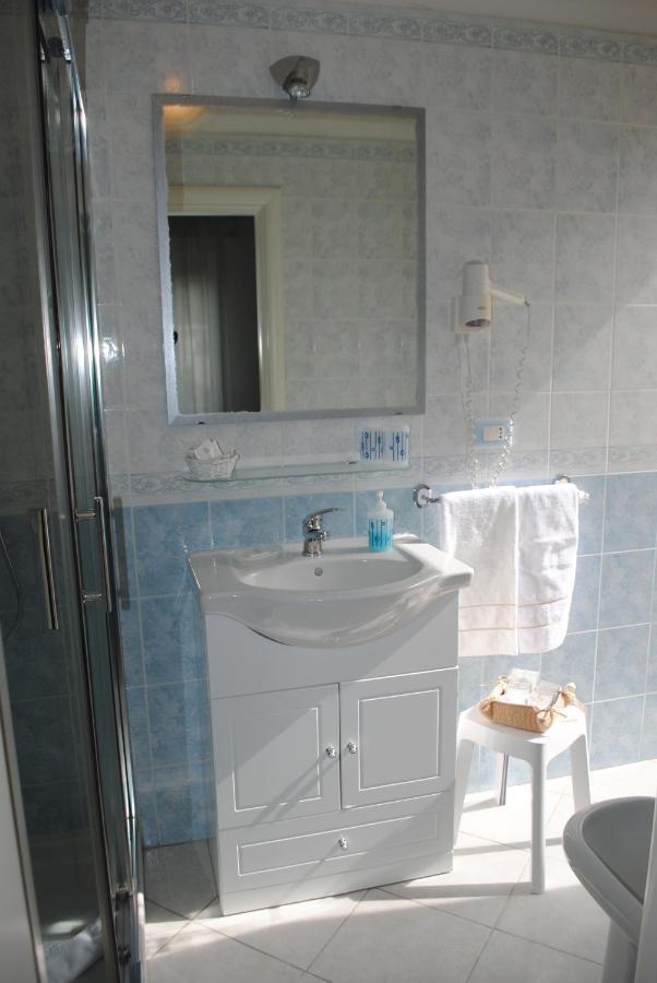 Lewis Rooms Poetto Beach Кальяри Экстерьер фото